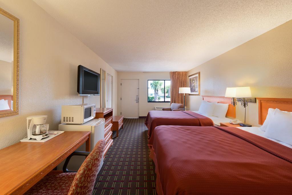 Rodeway Inn Port Richey North מראה חיצוני תמונה